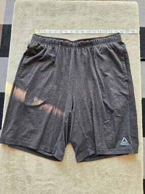 Reebok Men's Heather Gray Athletic Workout Shorts – Size large